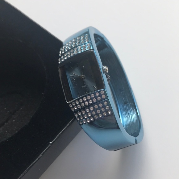Avon Teal Watch Bangle - Picture 4 of 4